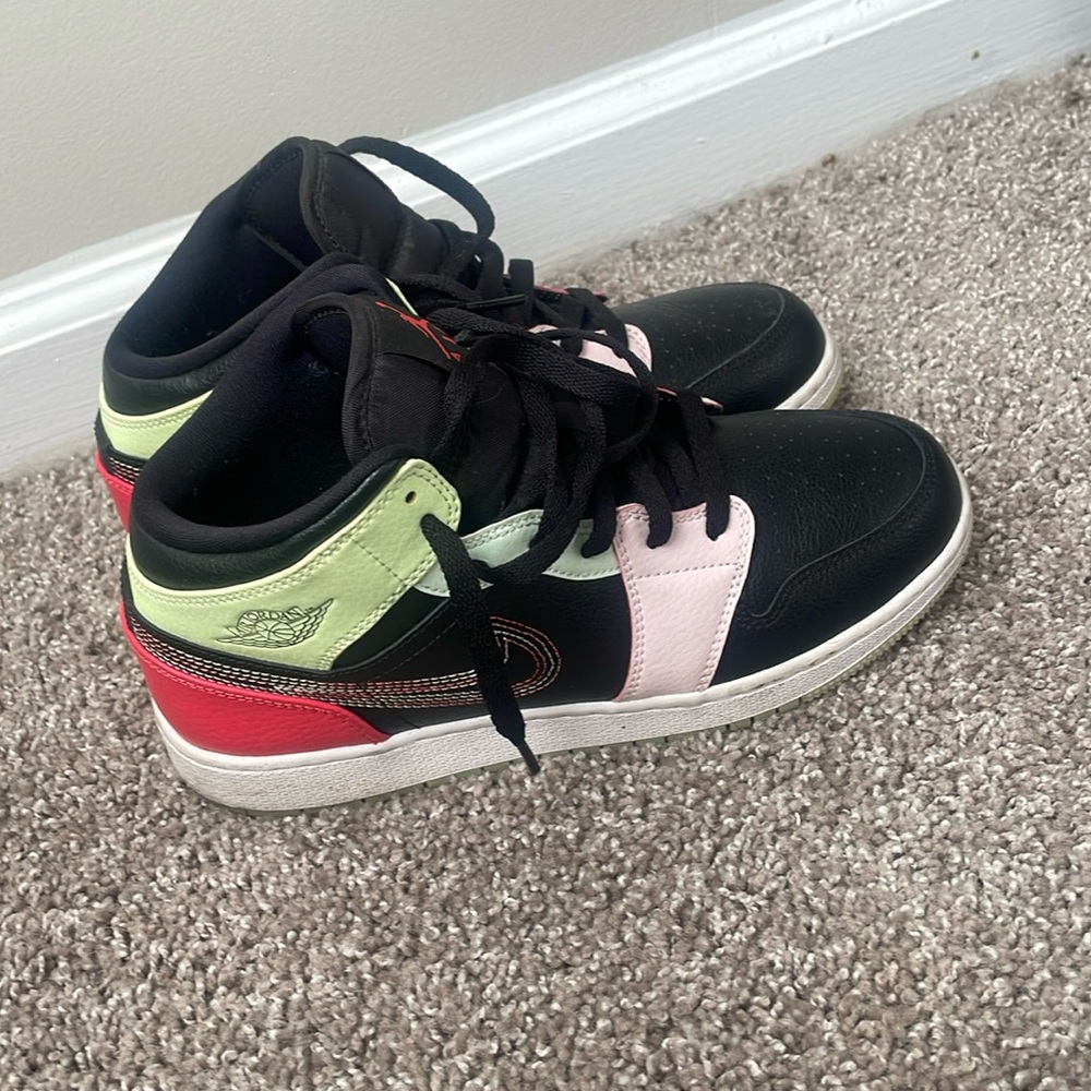 Nike air Jordan 1 mid 10/10 condition size 7